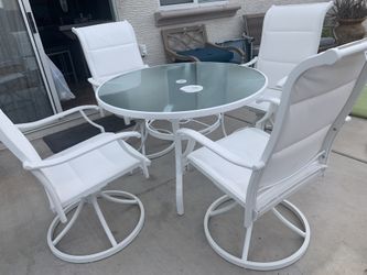 Patio Set 4 chairs Swivel