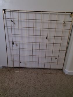 Gold Wire Grid Wall Panel with Clips