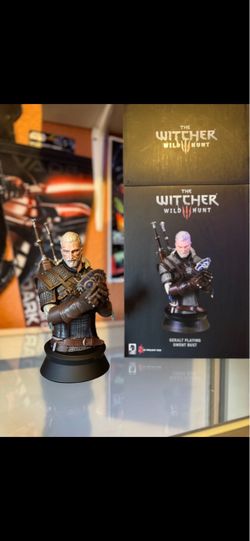 The Witcher Wild hunt geralt playing gwent bust