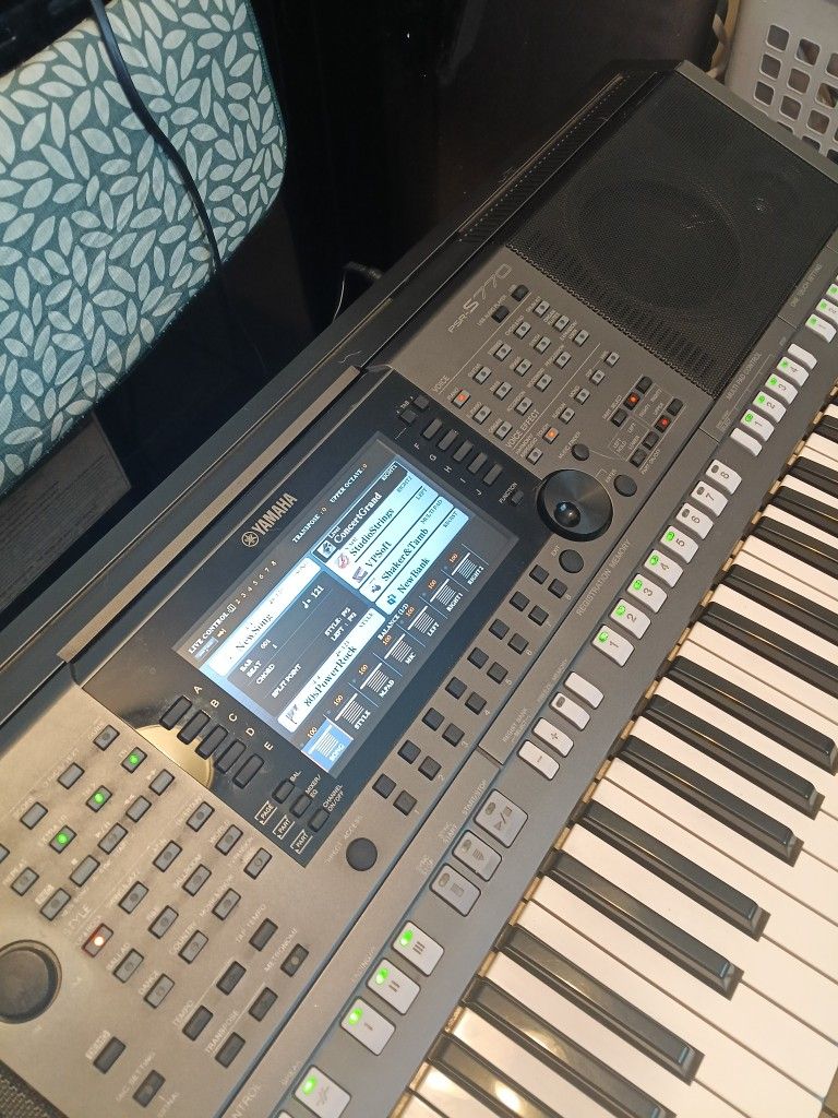 Yamaha PSR S778 Keyboard 