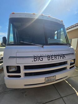 Winnebago Warrior 25RU