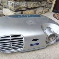 Epson PowerLite S1+ EMP-S1H LCD Home Theater Projector, Remotes, Cords & Bag