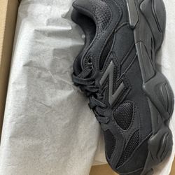 New Balance 9060 Triple Black GS 5.5y,6y,7y