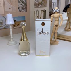 Dior J’adore Eau de Parfum 50 Ml