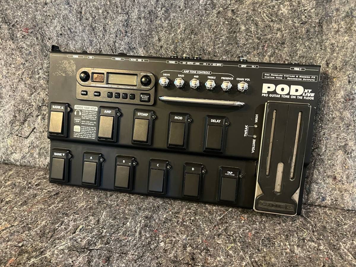 Line 6 Pod XT Live Guitar Multi-Effects Amplifier Pedal with Bag