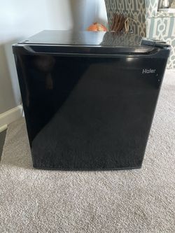 Haier 1.7 Cu Ft Compact Refrigerator w/ Freezer