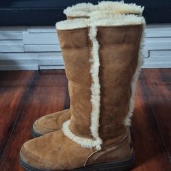 UGG Women’s Classic Sundance II Tall Boots Size 7