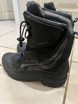 Columbia Black Snow boot waterproof  400 Grams  Mens size 7