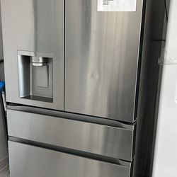 💥Great Deal💥 LG - Standard-Depth MAX 28.6 Cu. Ft. 4-Door French Door Smart Refrigerator 