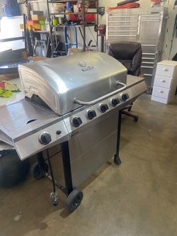 Char-Broil gas grill stainless with cover