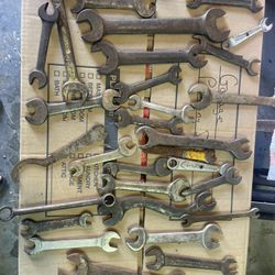 Lots Of Old Wrenches