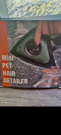 Mini Pet Hair Detailer Cleaner kit Carpet Floor mat New in the box and a
6 tree 2x3 photo frame 3 in one New in the box