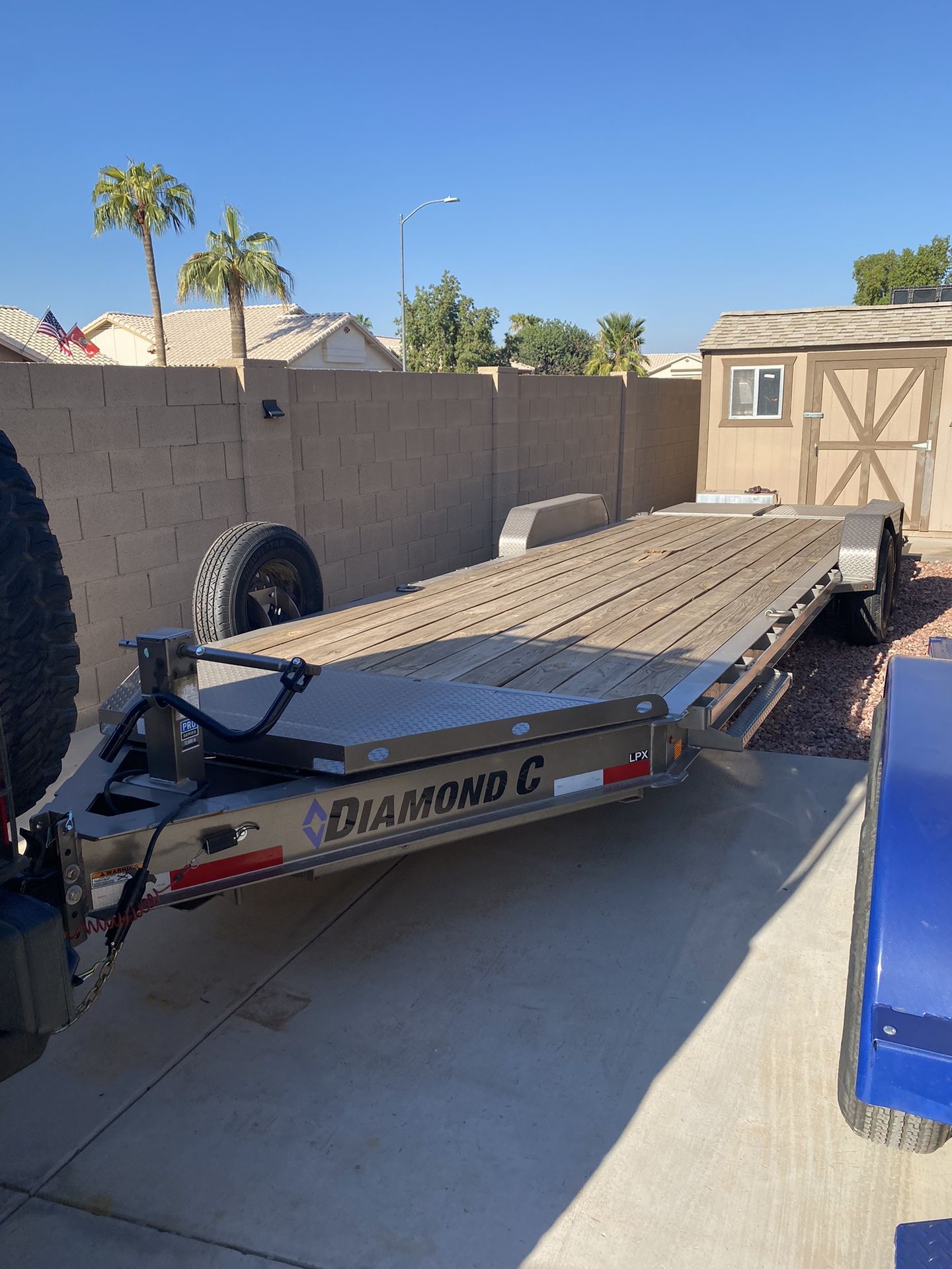 2022 Diamond C LPX trailer 24’