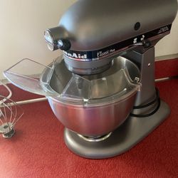 Kitchenaid Mixer— classic plus