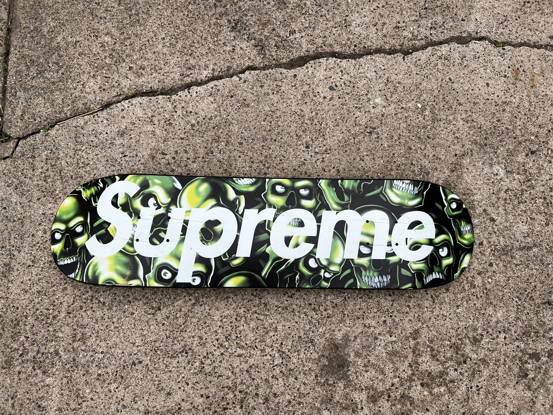 Supreme Ss18 Glow Skull Pile Skateboard