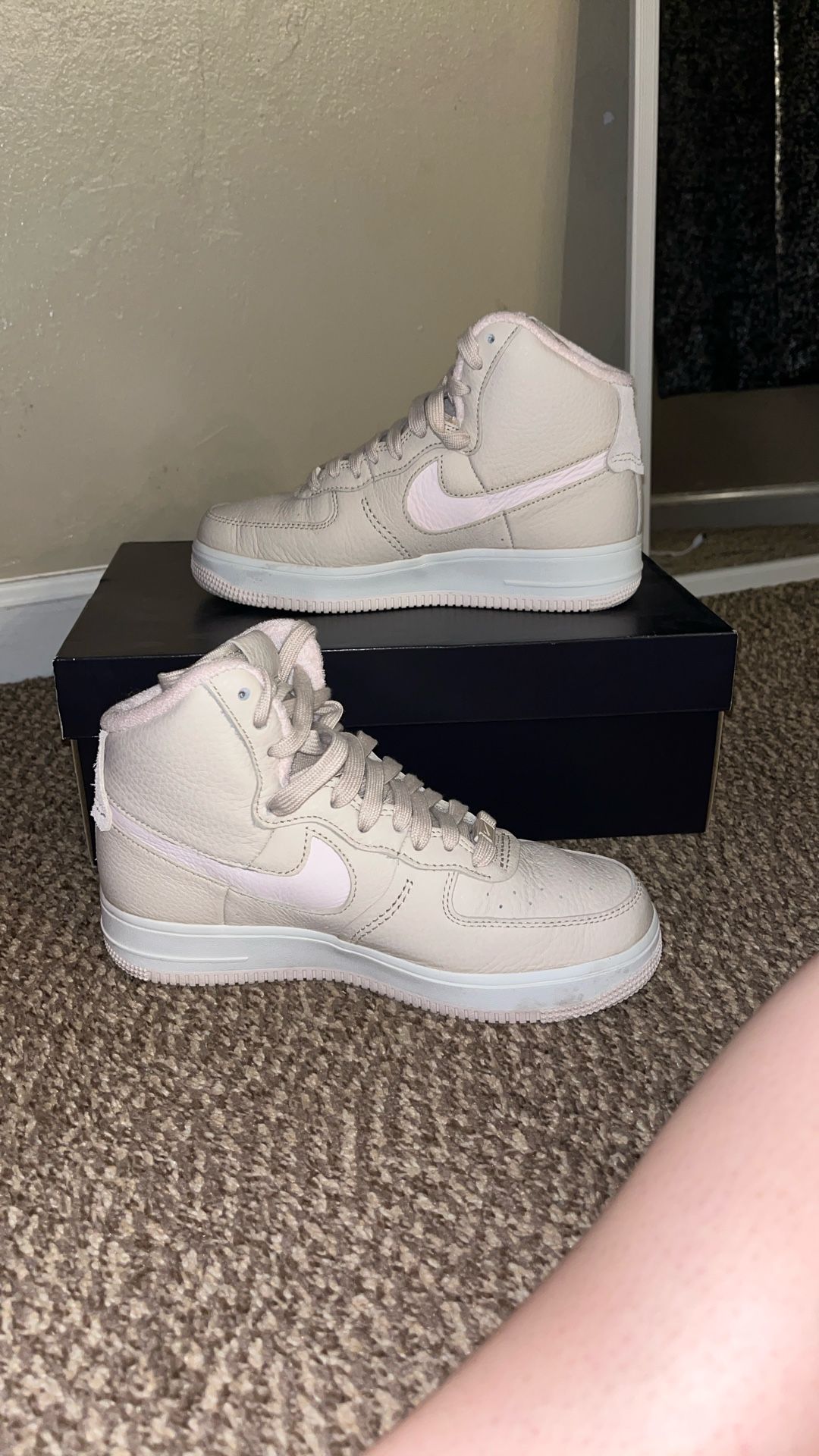 Nike Air Force 1 High Sculpt (size 6.5)