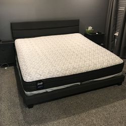 King Size Sealy posturpedic Mattress 