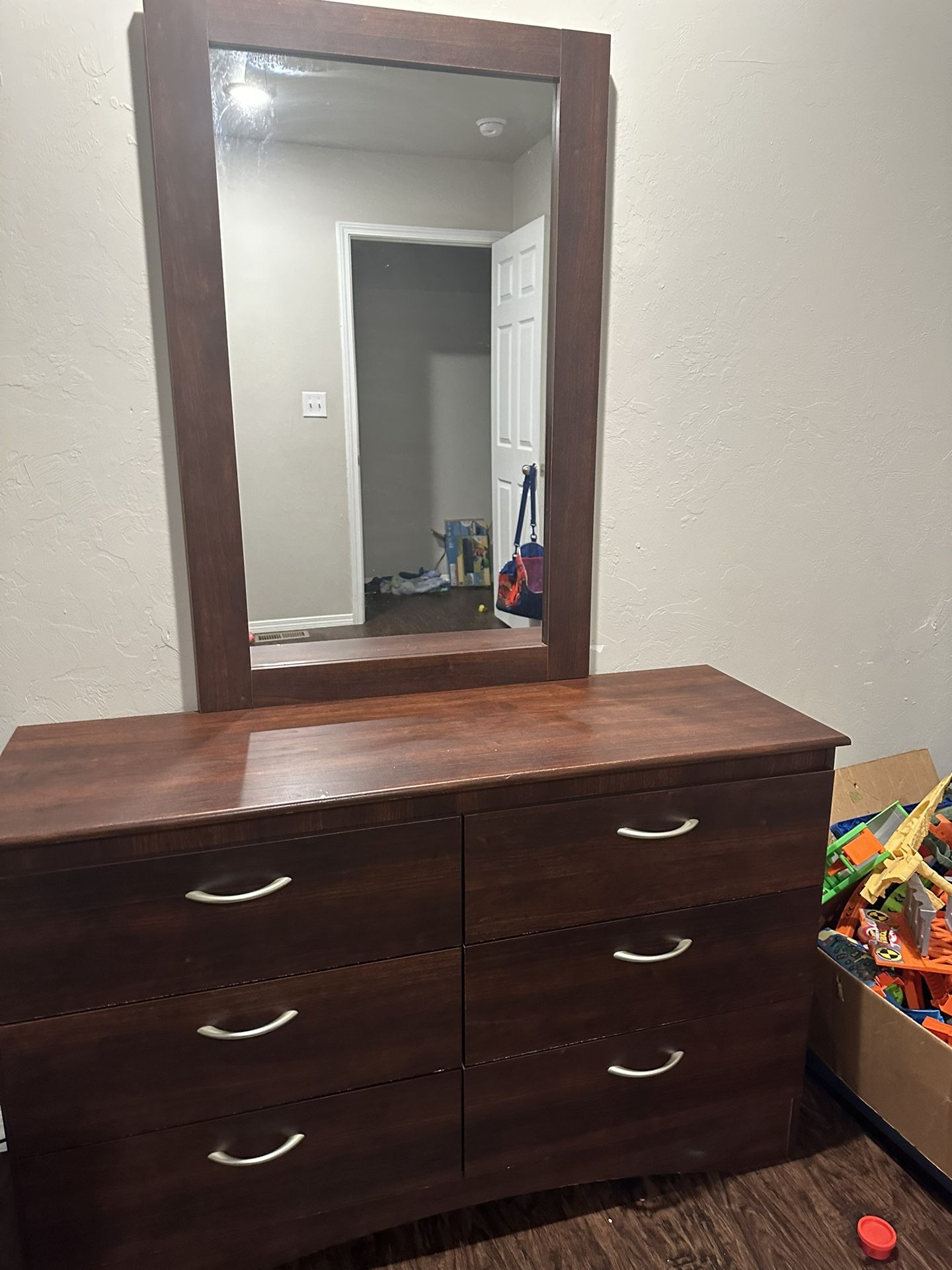 6 Drawer dresser with mirror and Twin Headboard w/adjustable frame