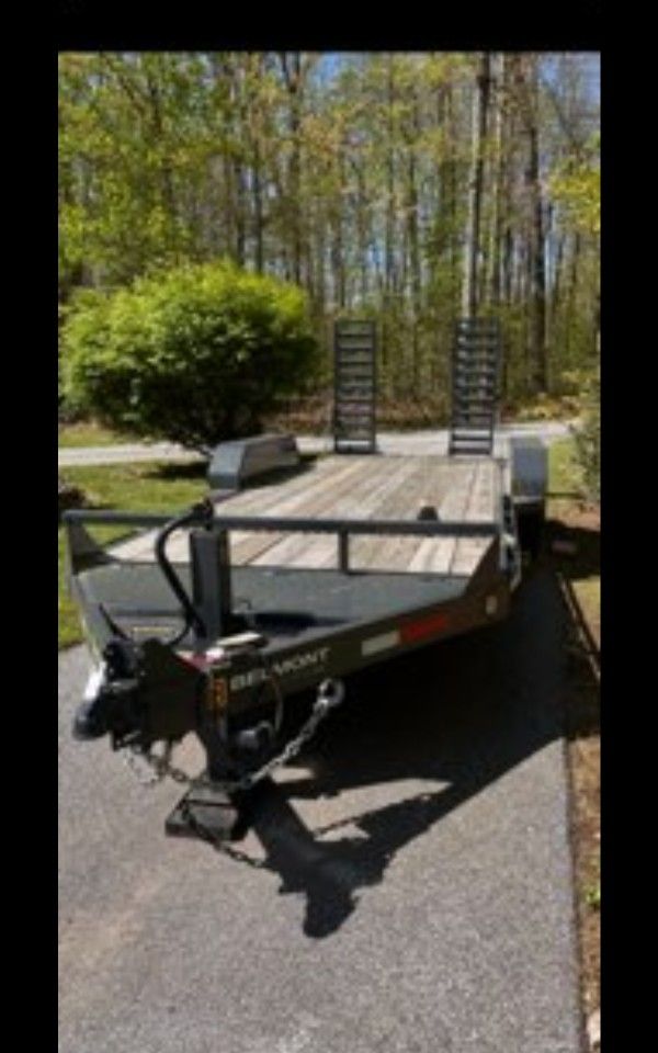 14,000 2022 Equipment Trailer Like New