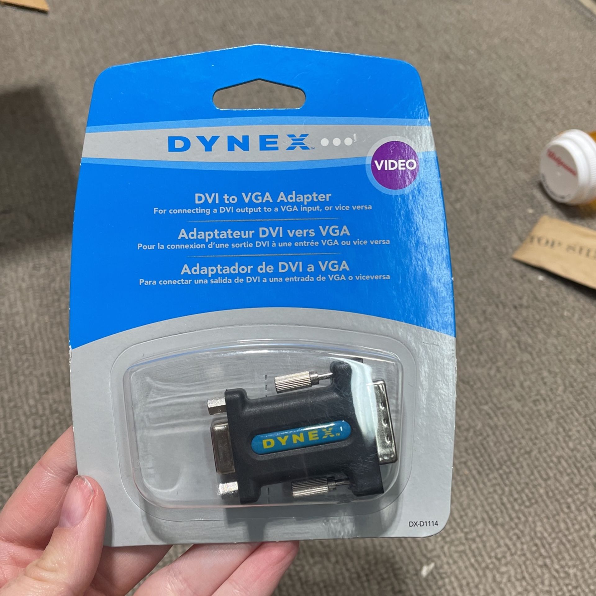 Dynex DVI to VGA Adapter