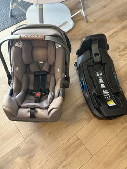 Nuna PIPA RX car seat and RELX base