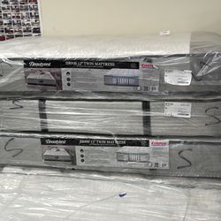 Beautyrest BR800 Twin Medium Innerspring Tight Top DualCool 12 in. Mattress