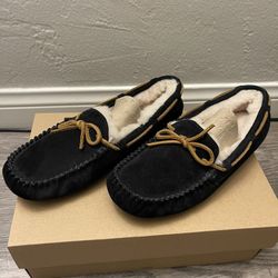 UGG Dakota Slippers 