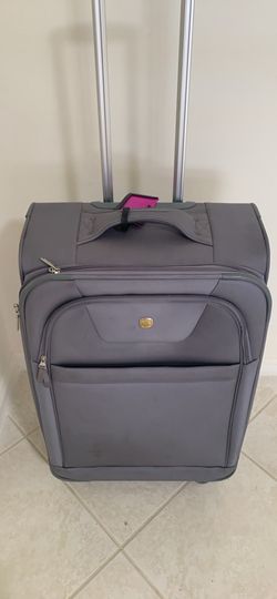 Check in spinner luggage. 27” X 17” x 10”