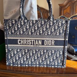 Beautiful Purse New 