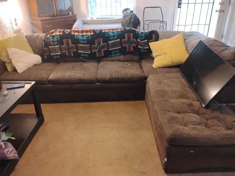 Furniture Desk Couch Dressers Cabinet And More