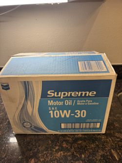 Chevron Supreme 10W-30 Motor Oil