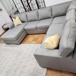 Beautiful 4piece Sectional with Chaise in Excellent Condition!