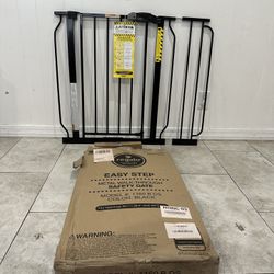 Wide Adjustable Pet Gate / Safety Gate - Fits Openings 29” - 38.5”