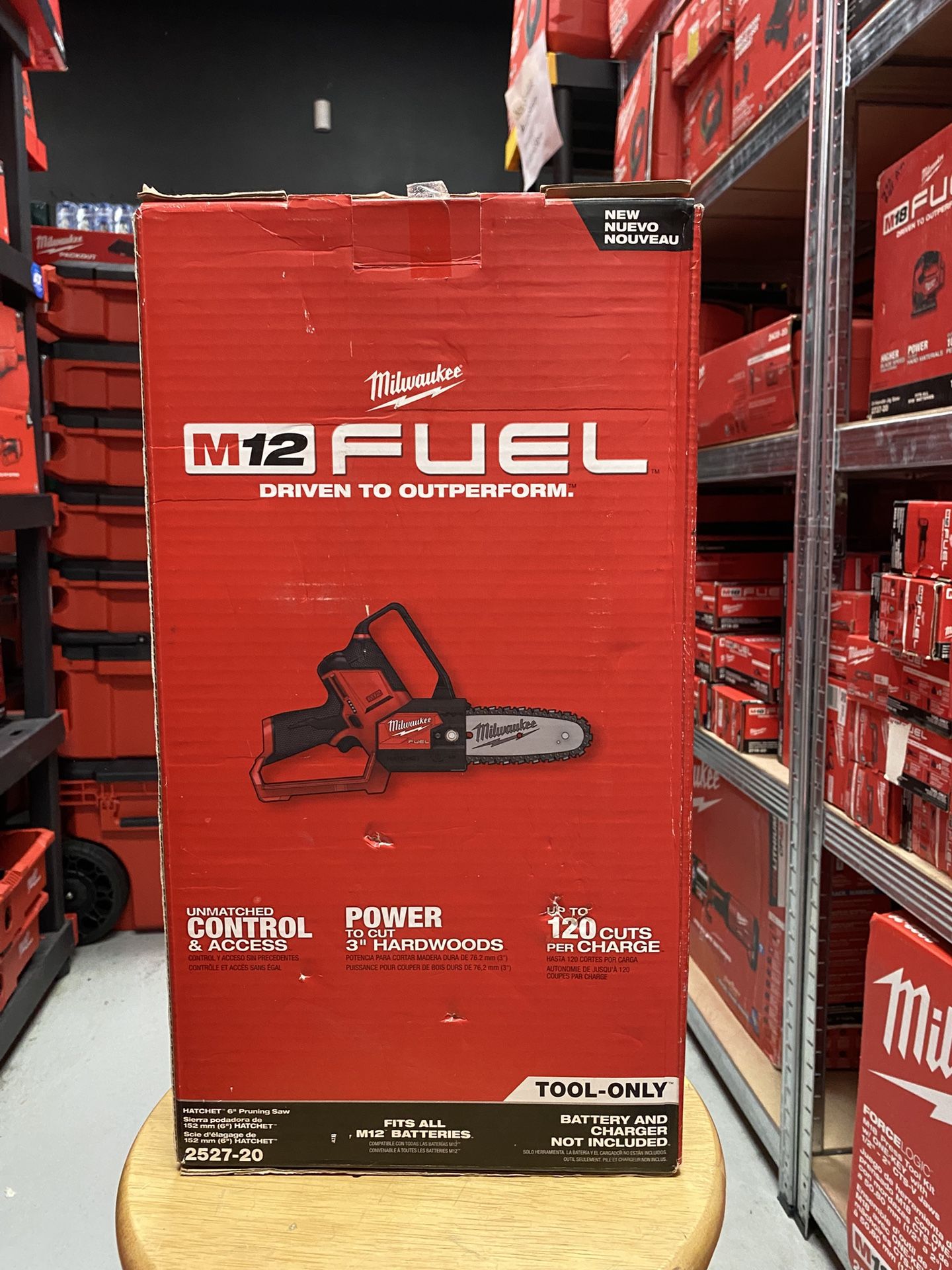 M12 FUEL 6 in. 12V Lithium Ion Brushless Electric Cordless Battery Pruning Saw HATCHET (Tool Only)