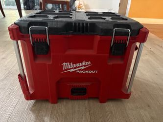 Milwaukee pack out