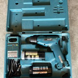 Makita 7.2 Drill