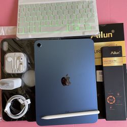 256gb Apple IPad 10th Generation (10.9” Liquid Retina / 2022 model) with pen, keyboard, case & Accessories (warranty 2026) 