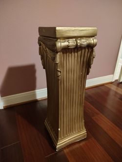 Pedestal 29" tall
