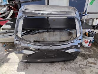 Toyota HR-V 2023-2026 tailgate oem