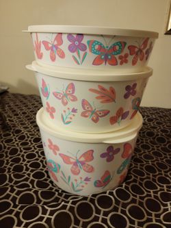 Brand new Tupperware set