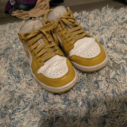 Air Jordan Low Pollen Men Size 8.5