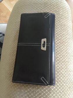 guess wallet