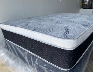 Queen Euro Bamboo Pillow Top!!