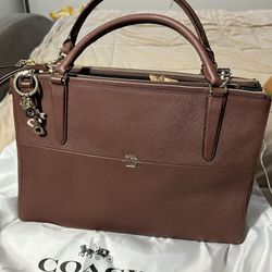Authentic Coach Purse With Strap And Dust Bag New Never Use Retail Price $595 Firm On Price 💯 original 