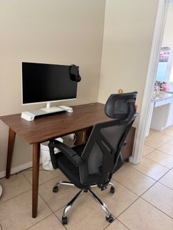 Computer Chair And Table