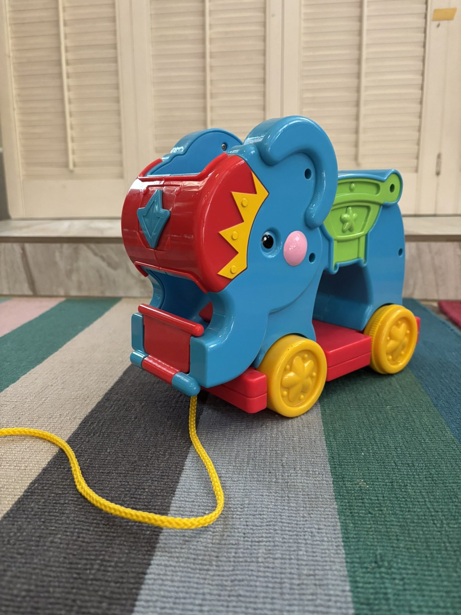 Fisher Price Peek A Blocks Circus Lot