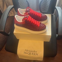 BRAND NEW OF ALEXANDER McQUEEN