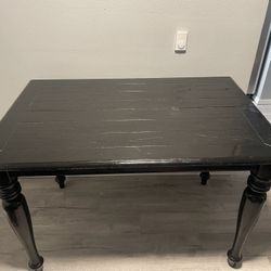 Sturdy Textured Dining Room Table & Leaf