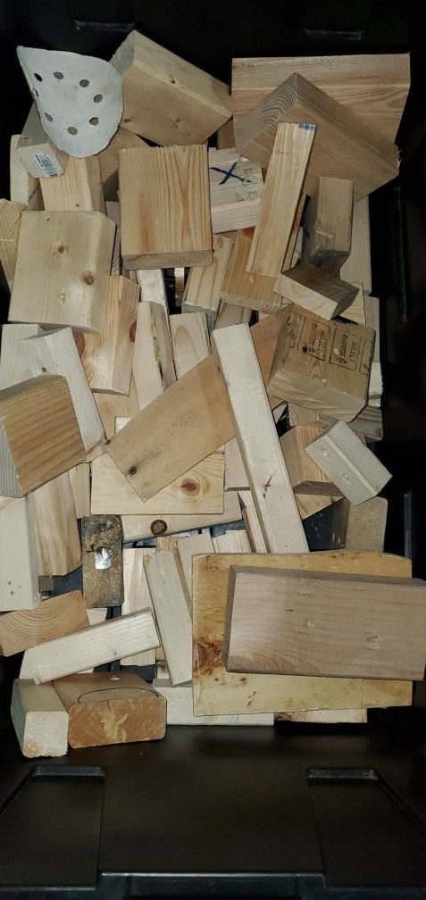 Wood pieces scraps - FREE