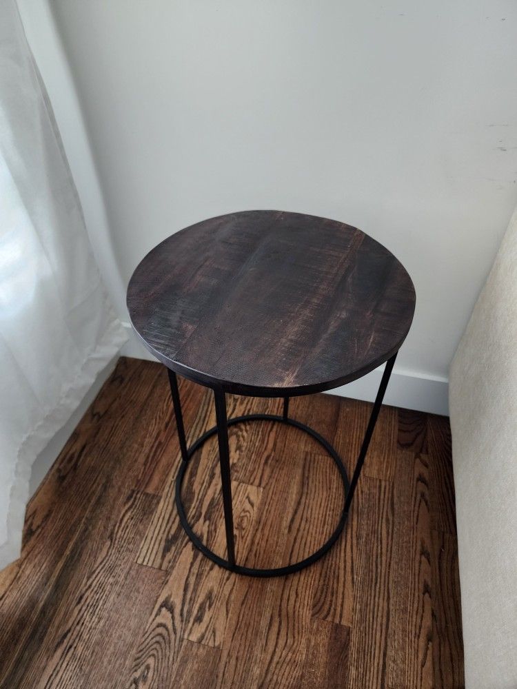 COFFEE/SIDE TABLE